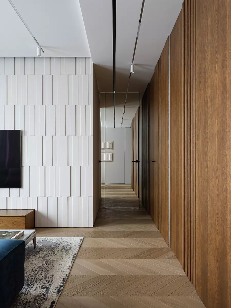 Гармония прямых линий и сочных цветов в интерьере квартиры для дружной семьи — проект студии A&ES