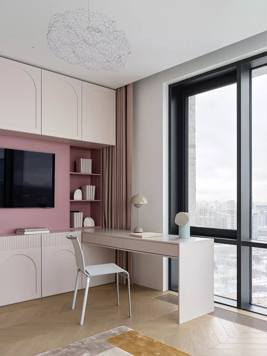 Гармония прямых линий и сочных цветов в интерьере квартиры для дружной семьи — проект студии A&ES