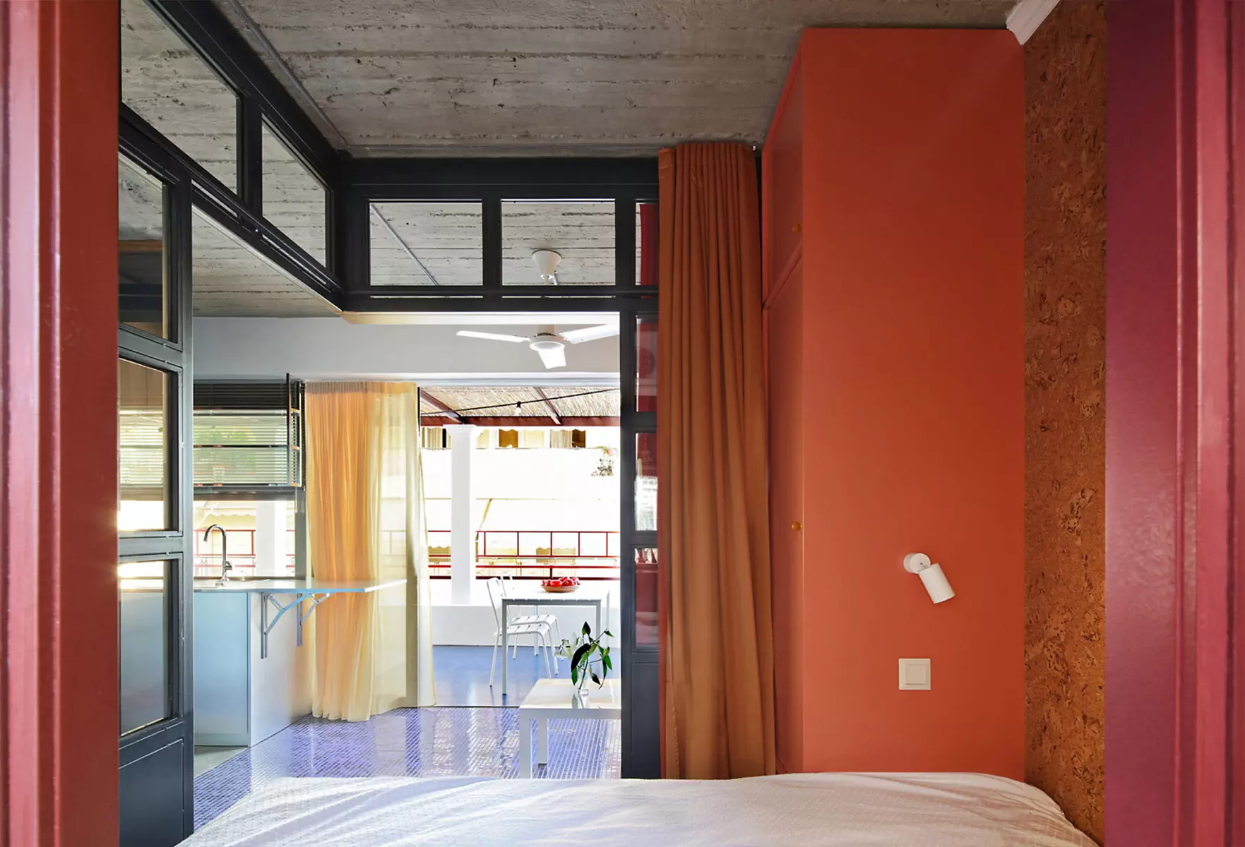 Интерьер эклектичной квартиры площадью 22 квадратных метра для тех человек — проект студии Point Supreme