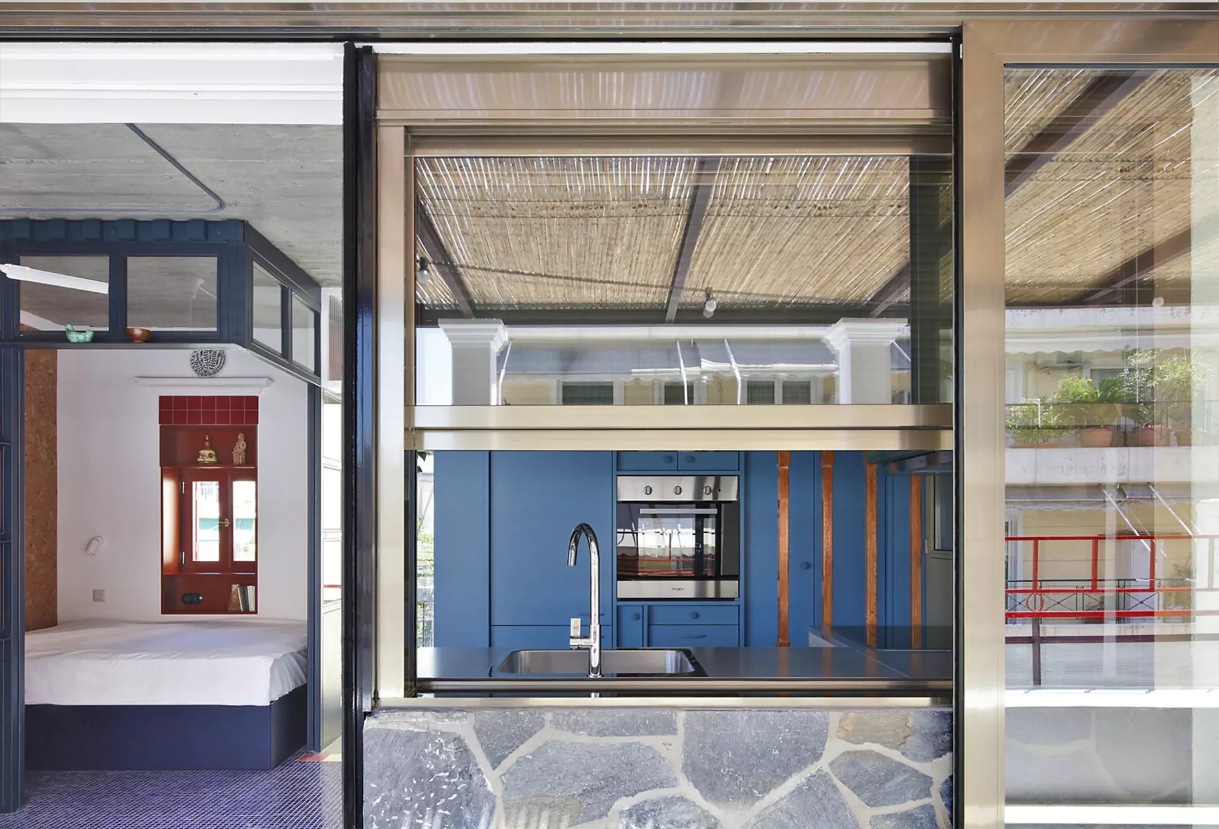 Интерьер эклектичной квартиры площадью 22 квадратных метра для тех человек — проект студии Point Supreme