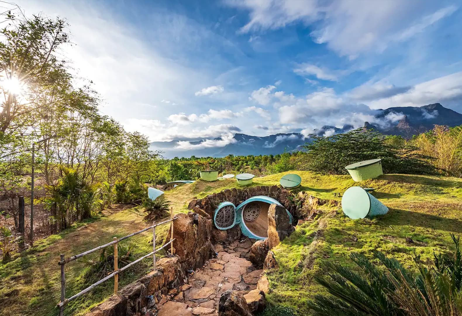 Апартаменты в пещере, Мурбад, Индия. Фото: Airbnb