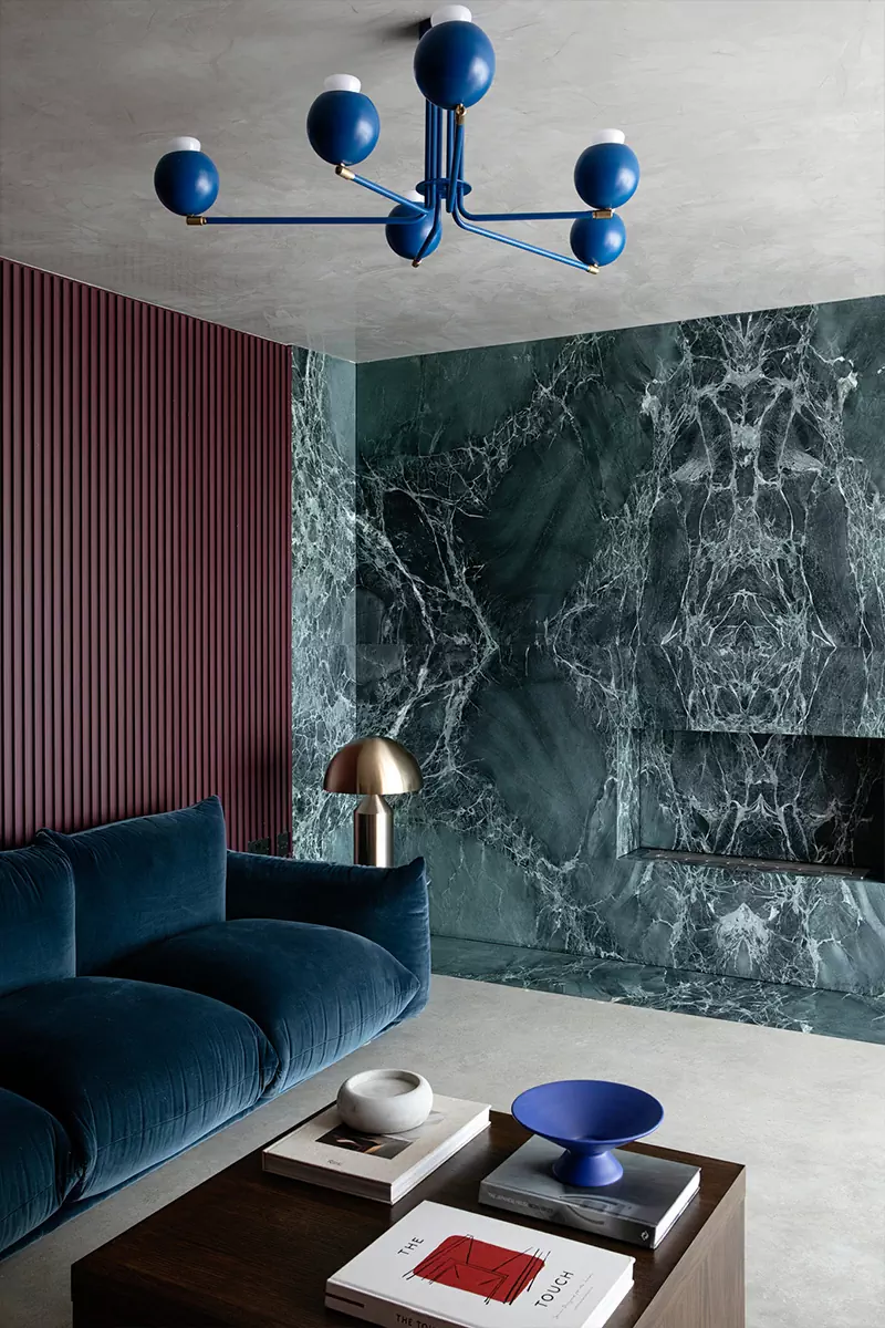 Мрамор, кварцит и красное дерево в интерьере семейного дома в Ирландии — проект Kiosk Architects и Kingston Lafferty Design