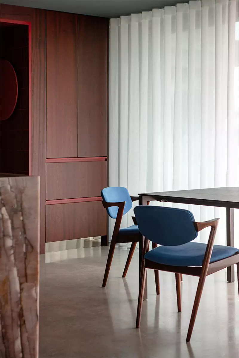 Мрамор, кварцит и красное дерево в интерьере семейного дома в Ирландии — проект Kiosk Architects и Kingston Lafferty Design