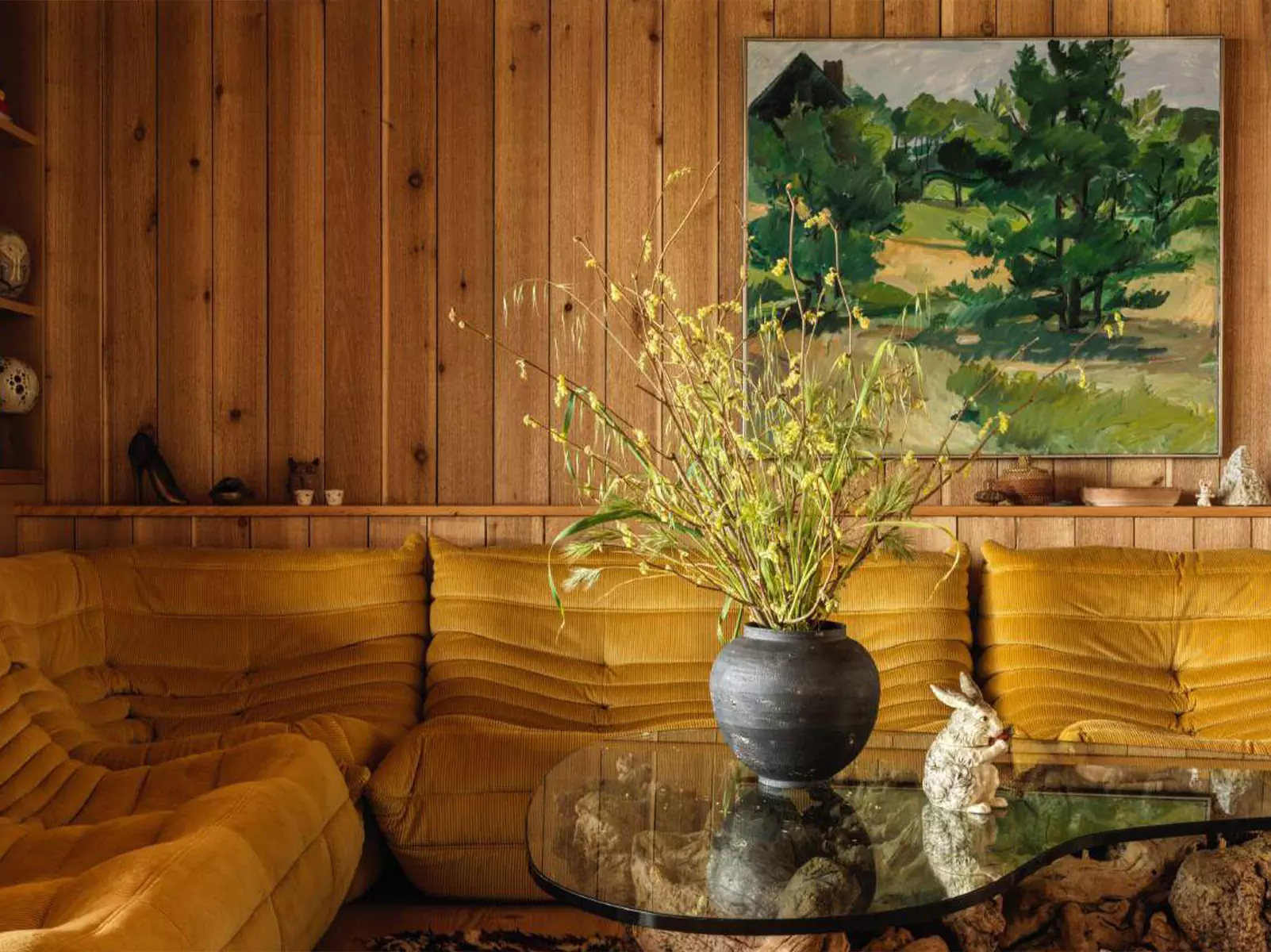 Иконы дизайна и памятные сувениры со съемок в интерьере дома для американского художника-постановщика — проект студии Lovers Unite