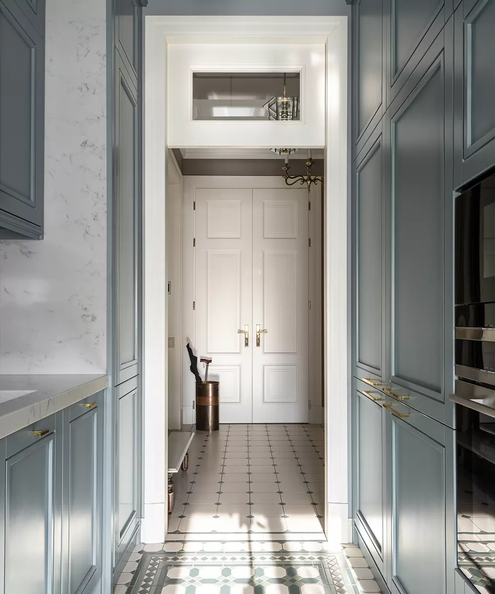 На стыке эпох: эклектичный интерьер квартиры в московском доходном доме — проект Елены Никитиной