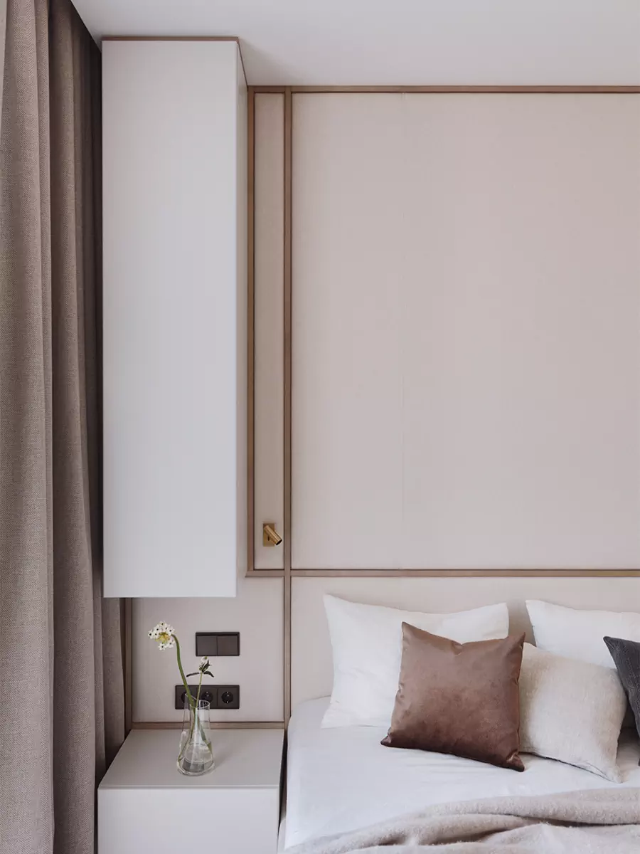 Эффектный камень, металл и латунь в интерьере семейной квартиры — проект дизайн-бюро Volves Interiors