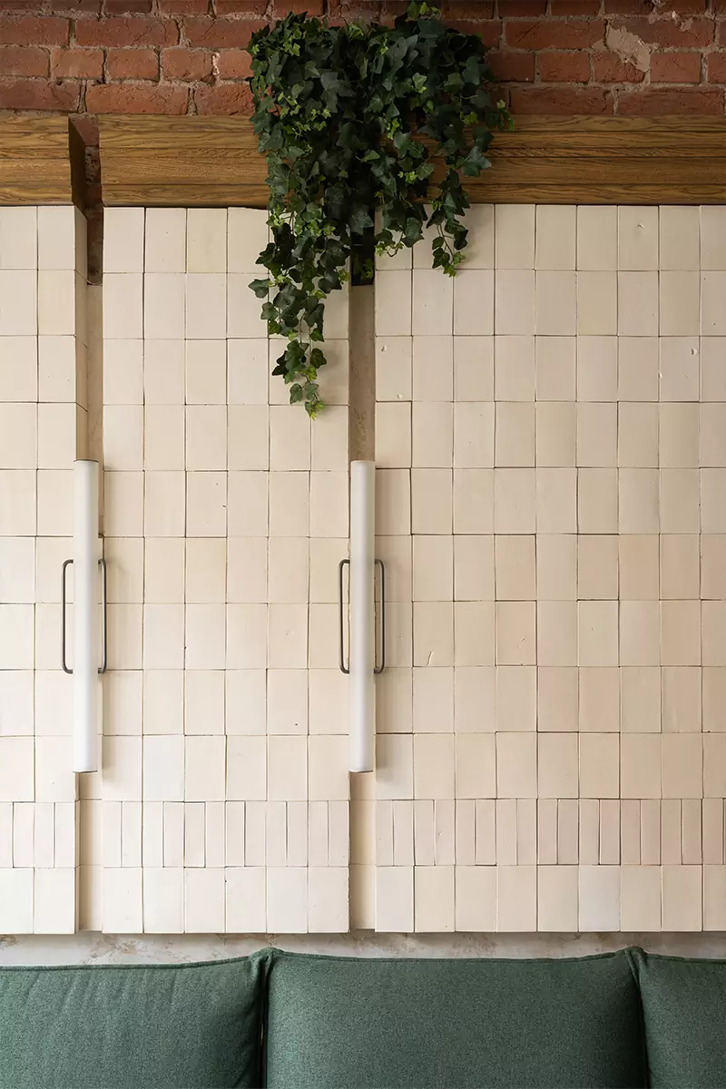 Интерьер петербургского ресторана, вдохновленный творениями Карло Скарпы — проект PAUM Design