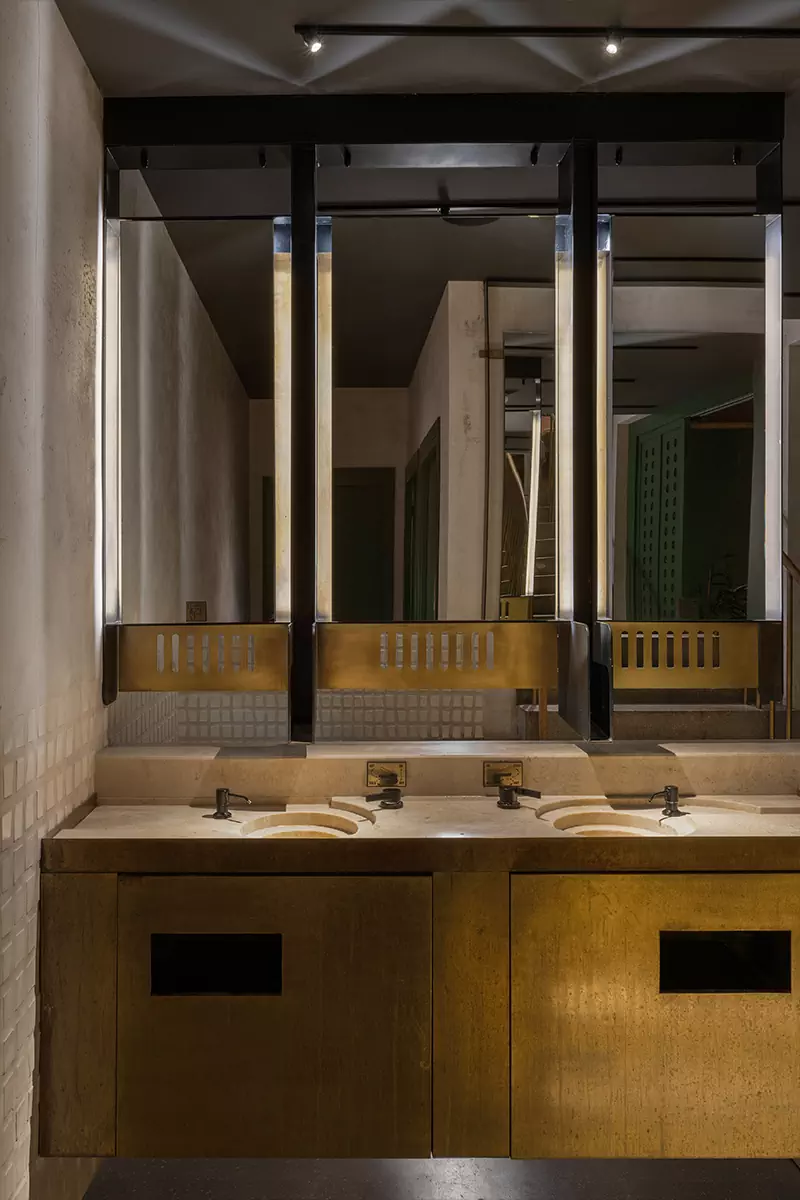 Интерьер петербургского ресторана, вдохновленный творениями Карло Скарпы — проект PAUM Design