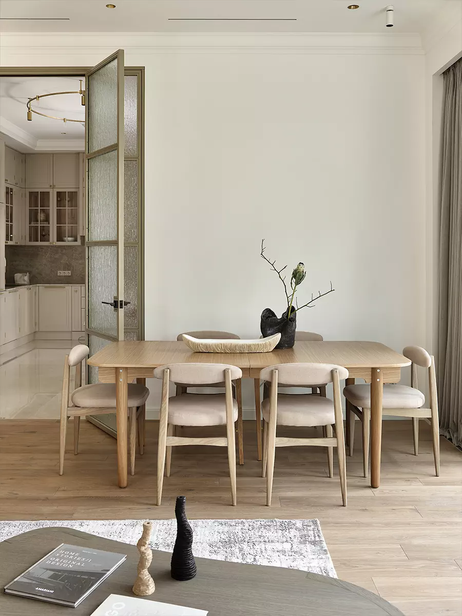 Гармоничный интерьер большой квартиры для семьи с четырьмя детьми — проект Никиты Бондаря