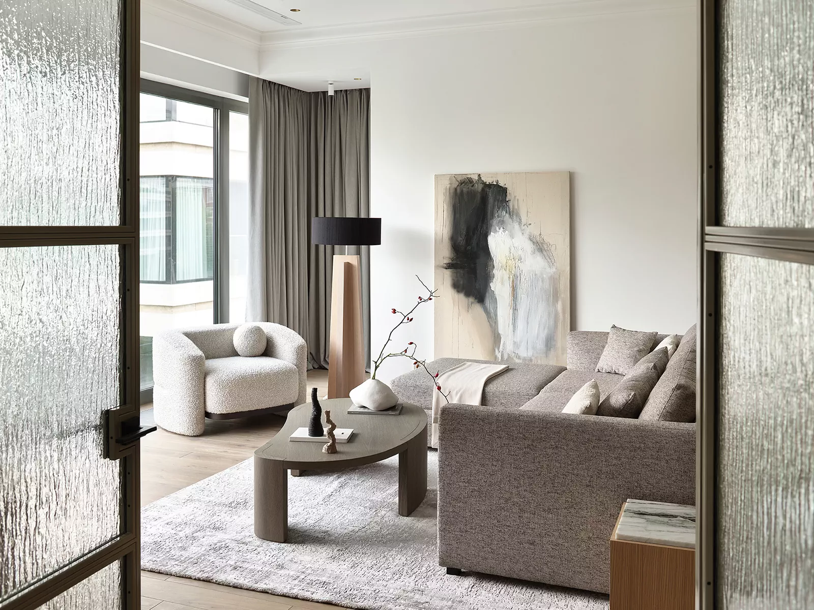 Гармоничный интерьер большой квартиры для семьи с четырьмя детьми — проект Никиты Бондаря