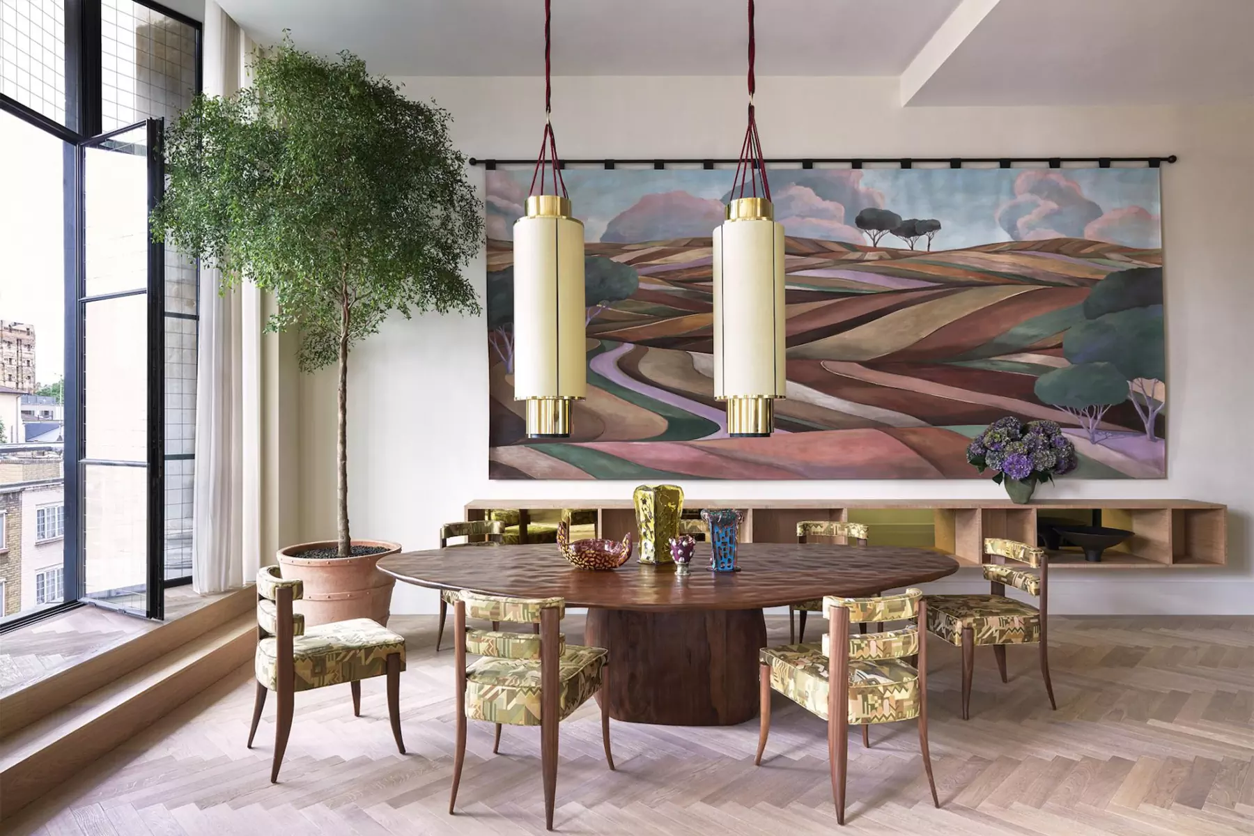 Нарядный интерьер гостиничного комплекса в здании первого лондонского универмага — проект Келли Бехан