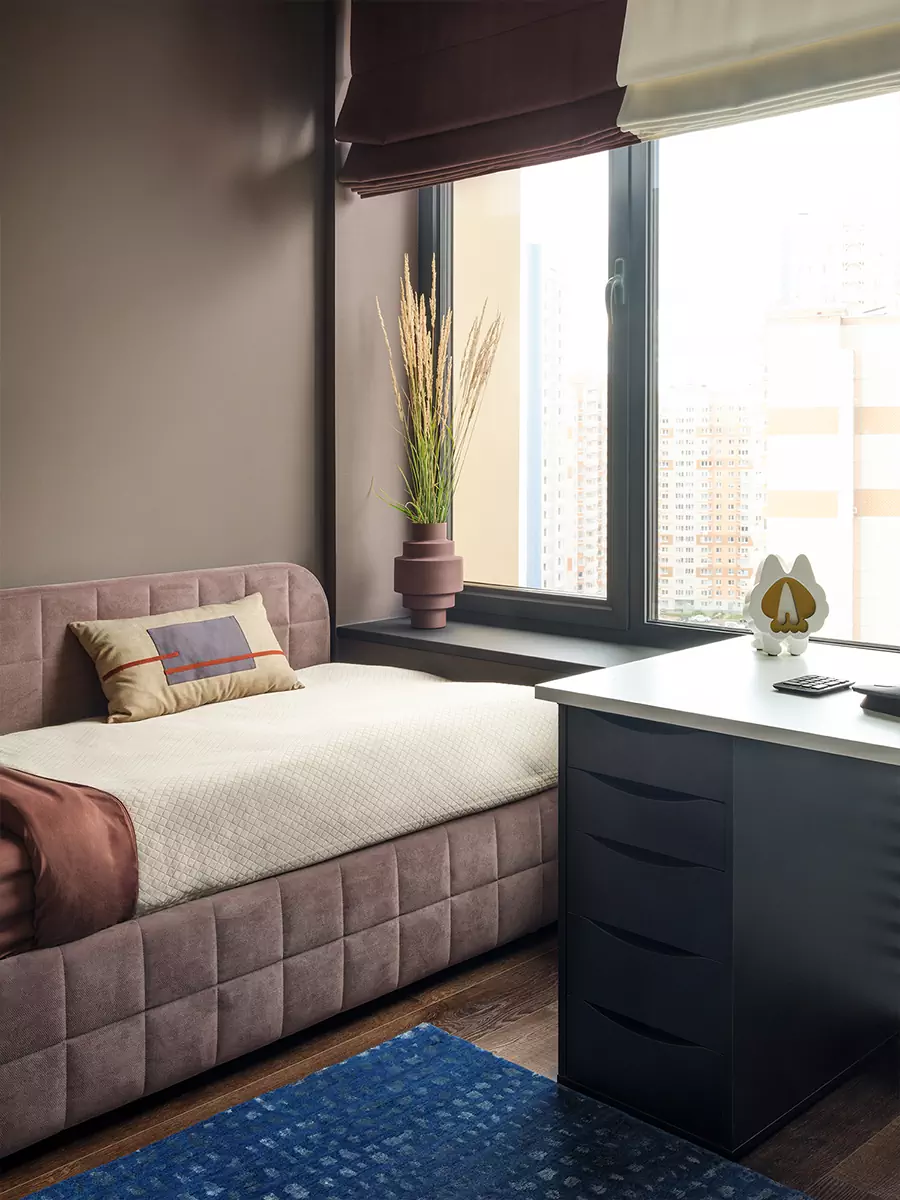 Строгий интерьер семейной квартиры, вдохновленный сюжетами японских гравюр – проект Дарьи Старцевой