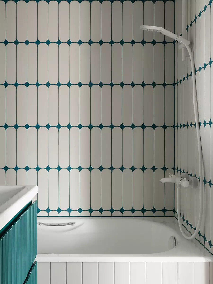 Строгий интерьер семейной квартиры, вдохновленный сюжетами японских гравюр – проект Дарьи Старцевой