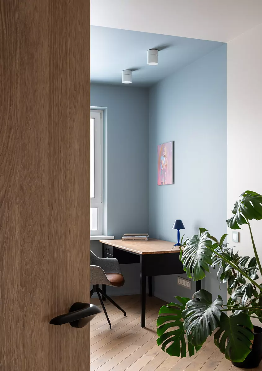 Природные фактуры и небесно-голубые оттенки в интерьере квартиры для молодой семьи — проект Елены Ерашевич