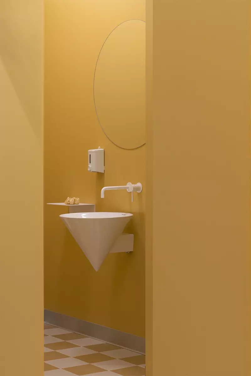 Сдержанный интерьер офиса компании по подбору персонала — проект студии PETIT BÜRO