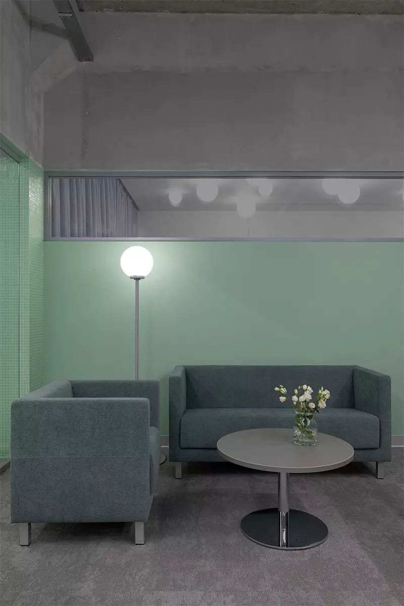 Сдержанный интерьер офиса компании по подбору персонала — проект студии PETIT BÜRO