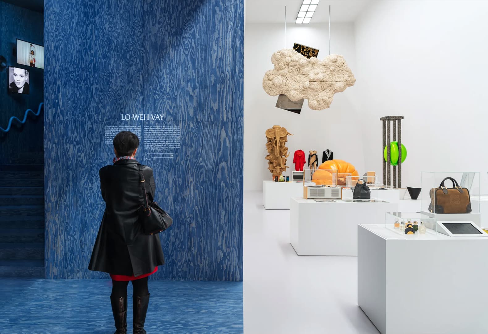 Выставка модного дома LOEWE в Шанхае