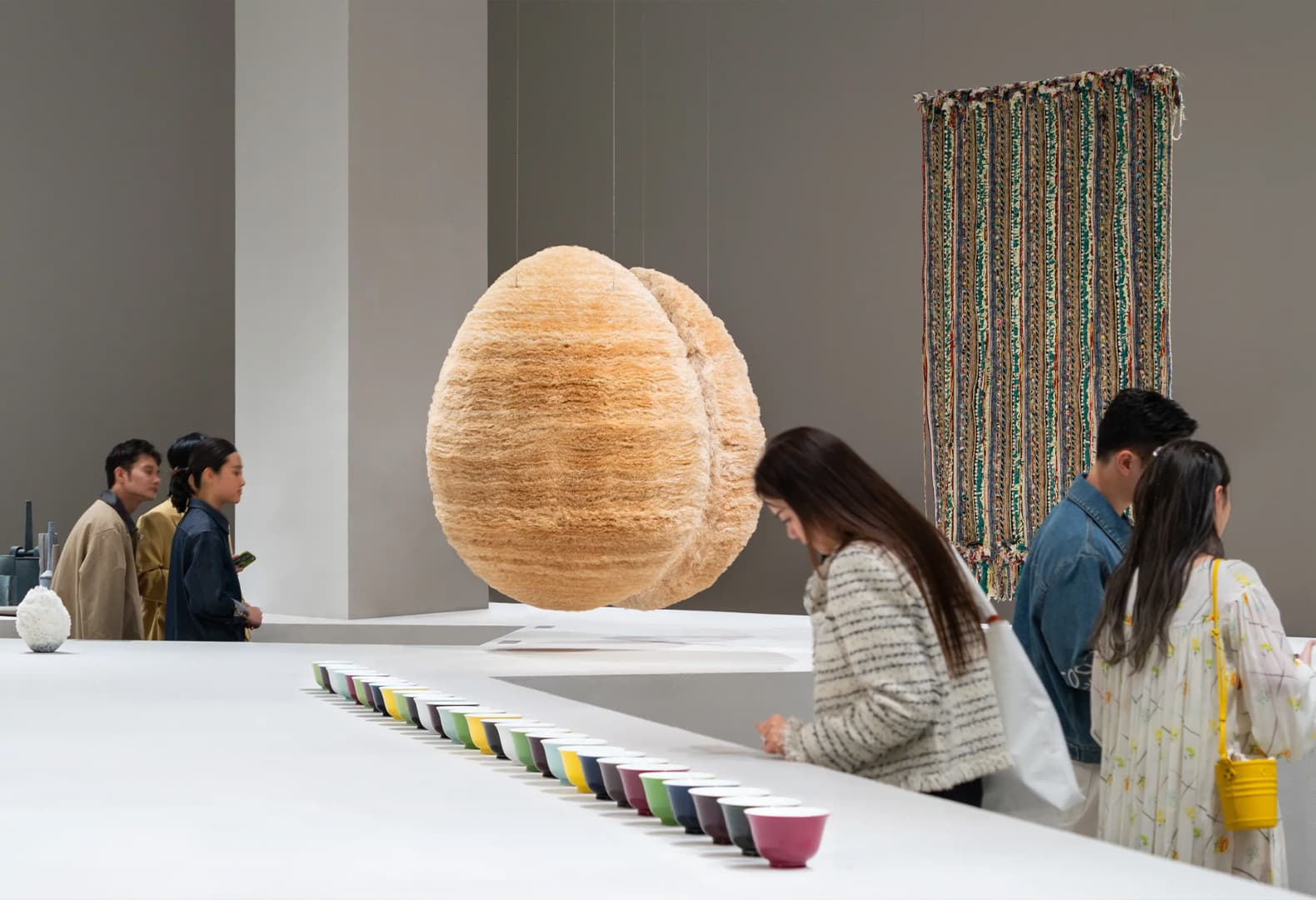 Выставка модного дома LOEWE в Шанхае