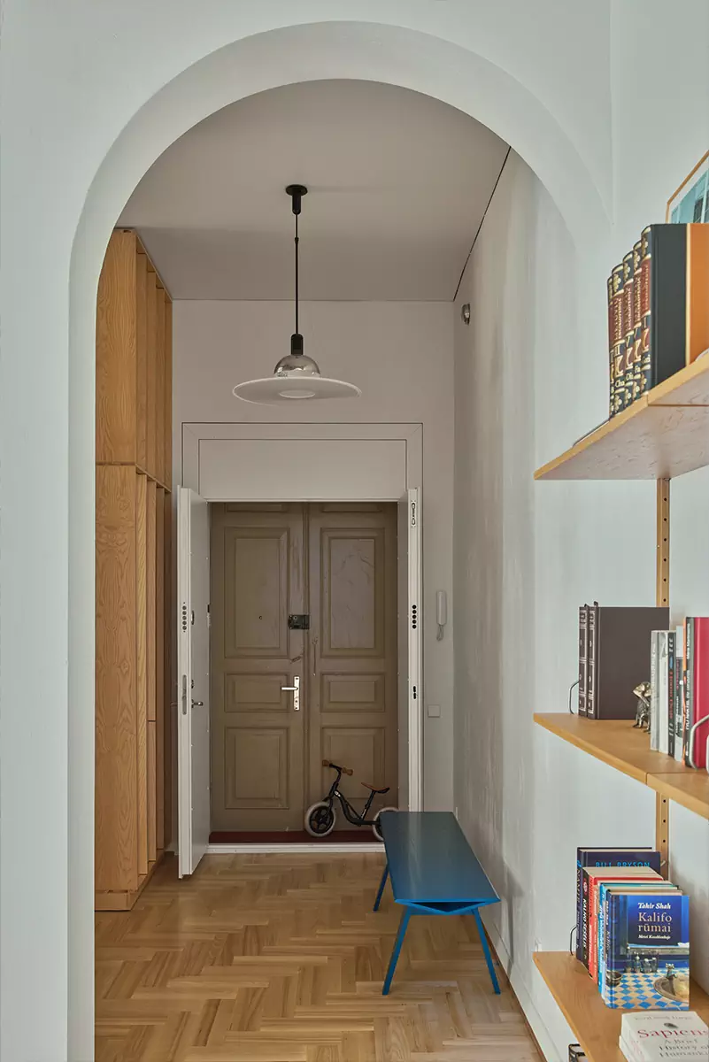 Исторические отсылки и искусство в интерьере литовской квартиры — проект студии Plazma Architecture