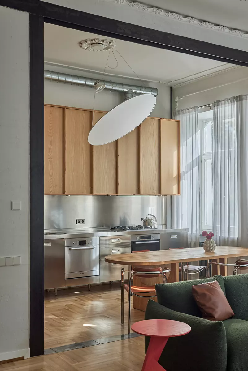 Исторические отсылки и искусство в интерьере литовской квартиры — проект студии Plazma Architecture