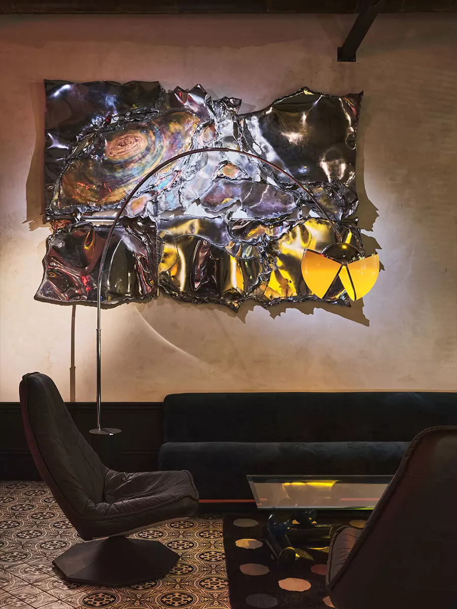 Атмосфера сюрреализма и винтажные детали в интерьере московского лаунж-бара — проект Atelier Prototipi