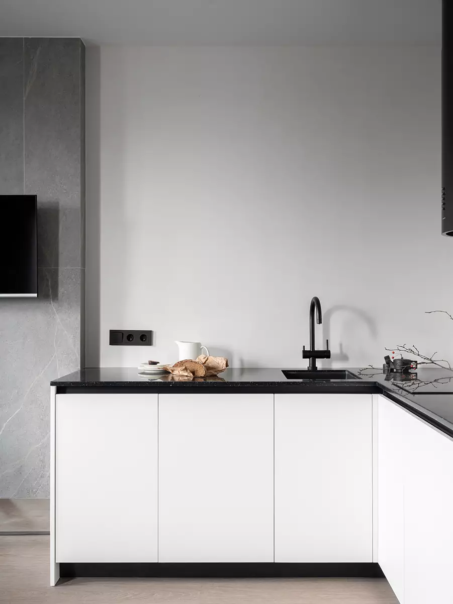 Глубокие серые оттенки в интерьере квартиры для посуточной аренды – проект Юлии Мартыновой и Татьяны Григорьевой