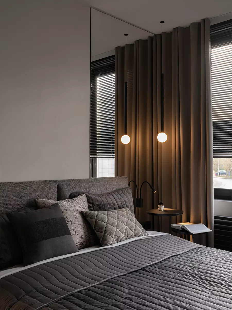 Глубокие серые оттенки в интерьере квартиры для посуточной аренды – проект Юлии Мартыновой и Татьяны Григорьевой