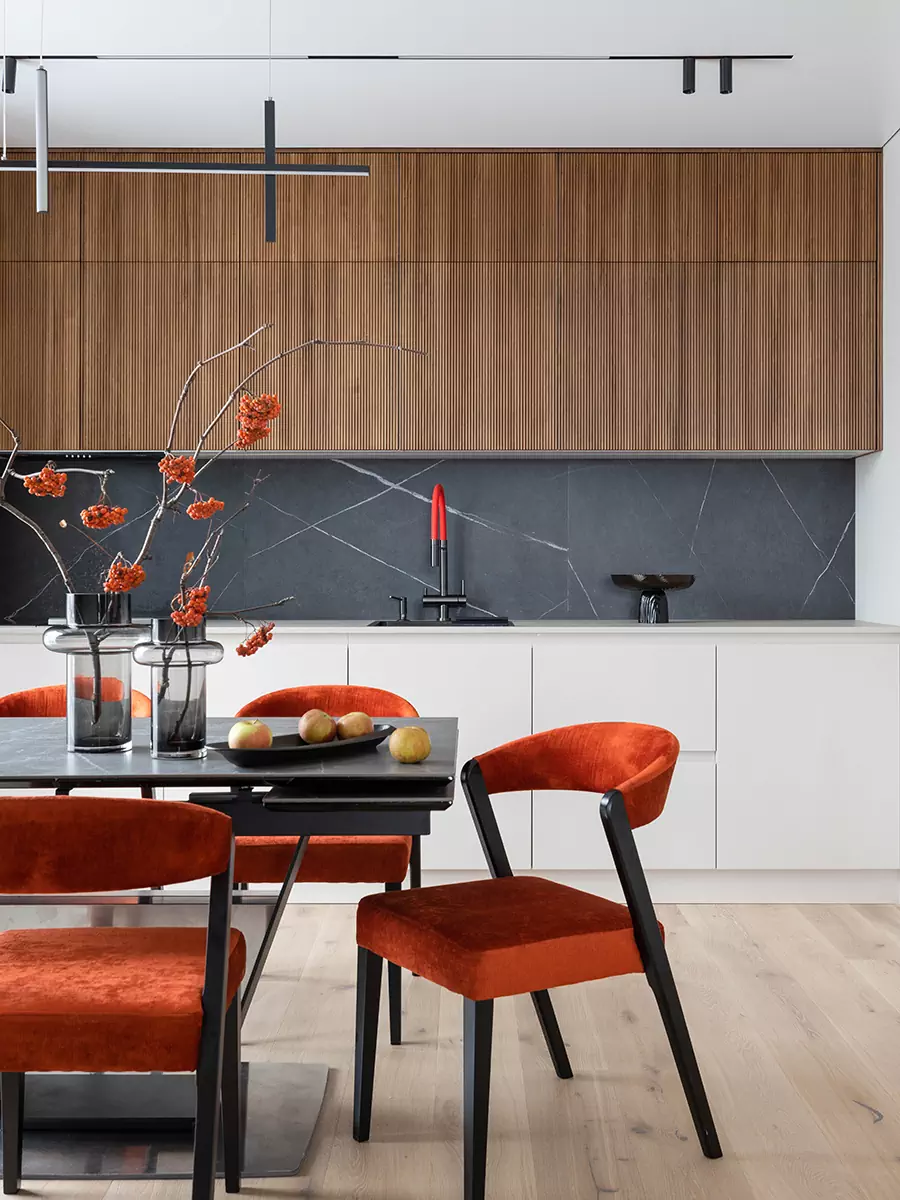 Оттенки осеннего леса в интерьере квартиры для семейной пары из Уфы — проект Алины Ганиевой