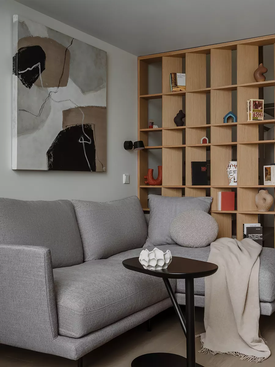 Четыре лестницы и комнаты со вторым светом в интерьере большой квартиры — проект Анастасии Ульяновой