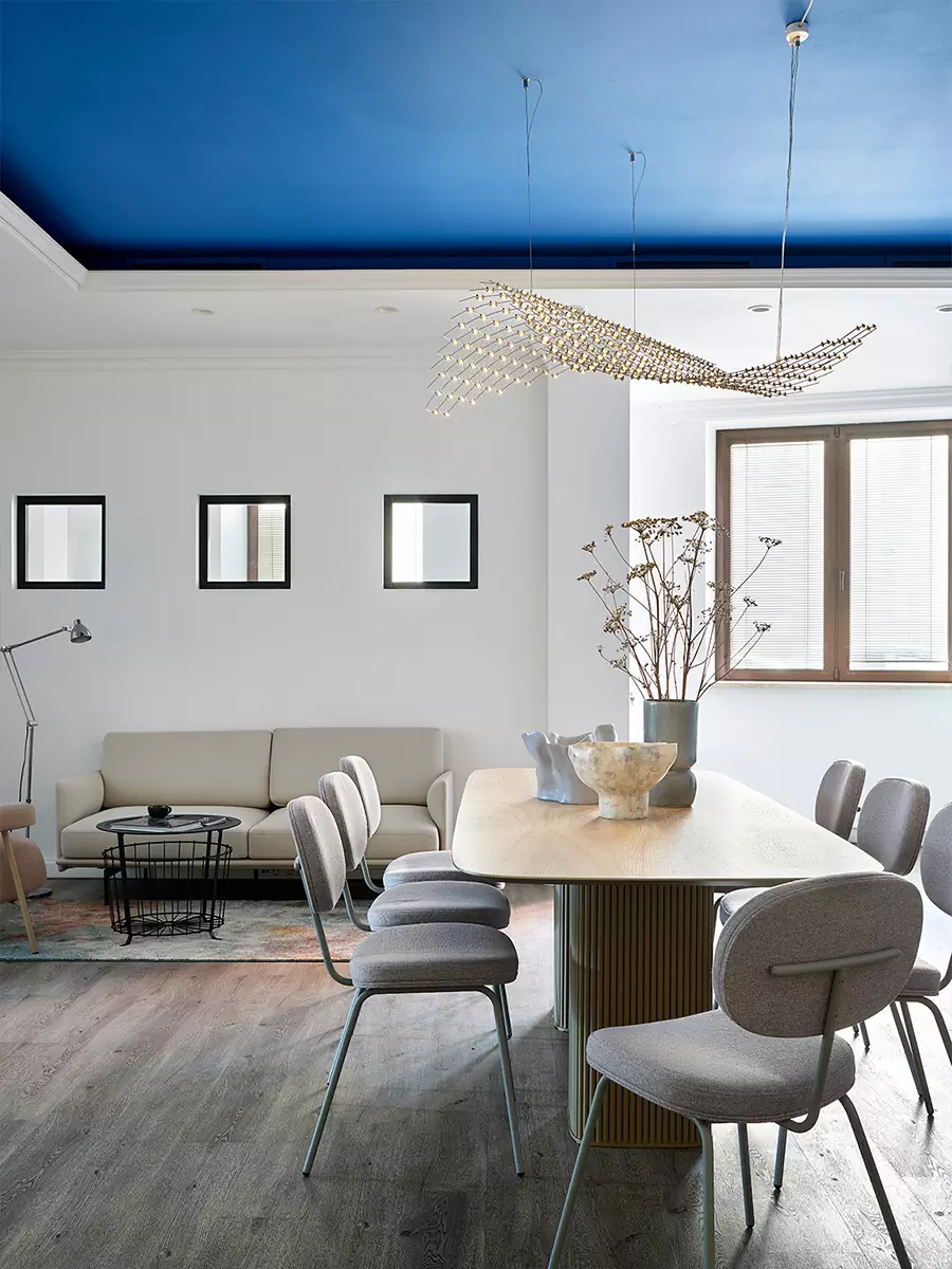 Фирменные цвета и паттерны в креативном интерьере офиса команды хореографического фестиваля — проект Екатерины Владимировой