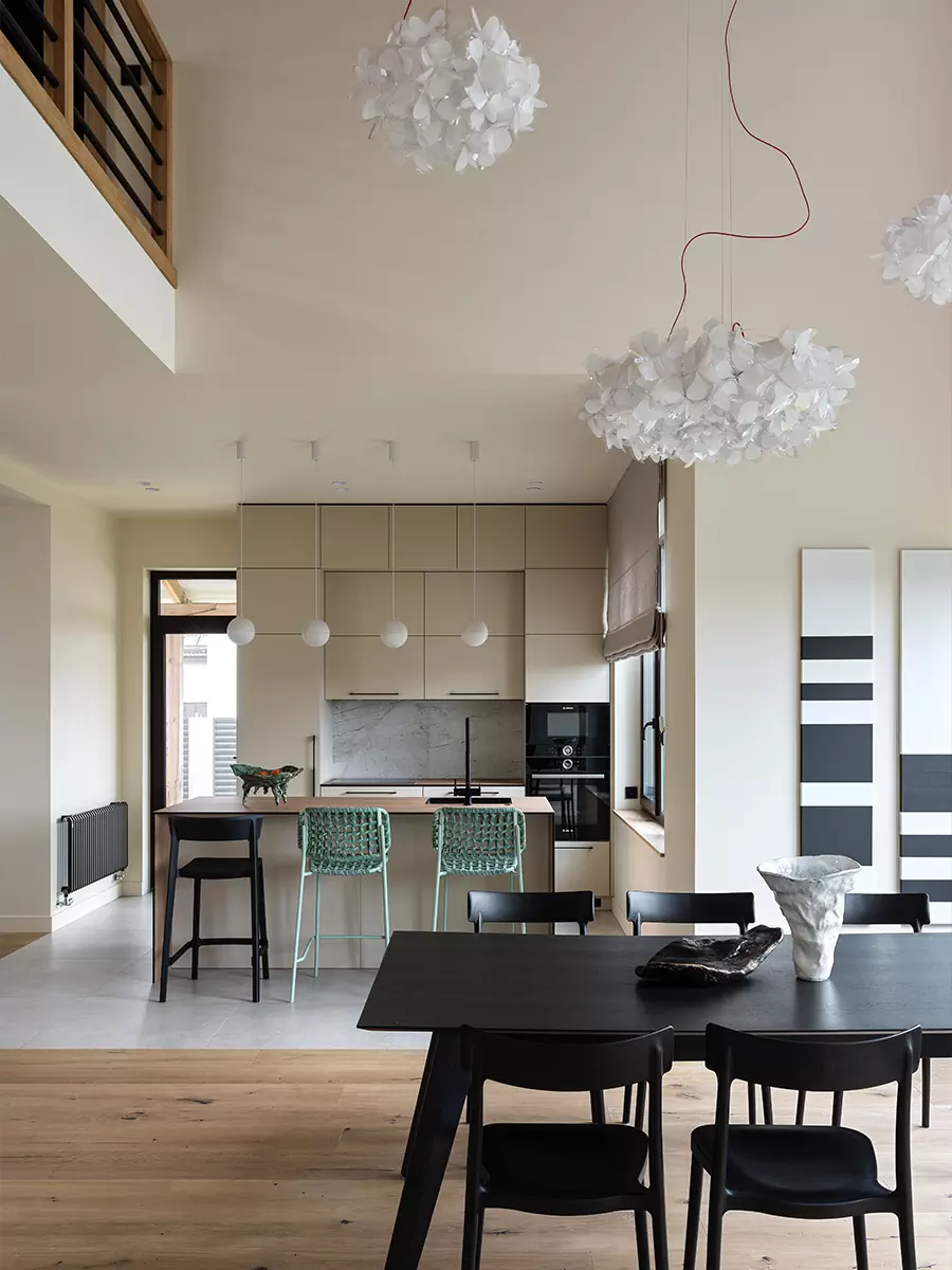 Второй свет и природные материалы в интерьере дома на Балтийском побережье — проект Марины Безух