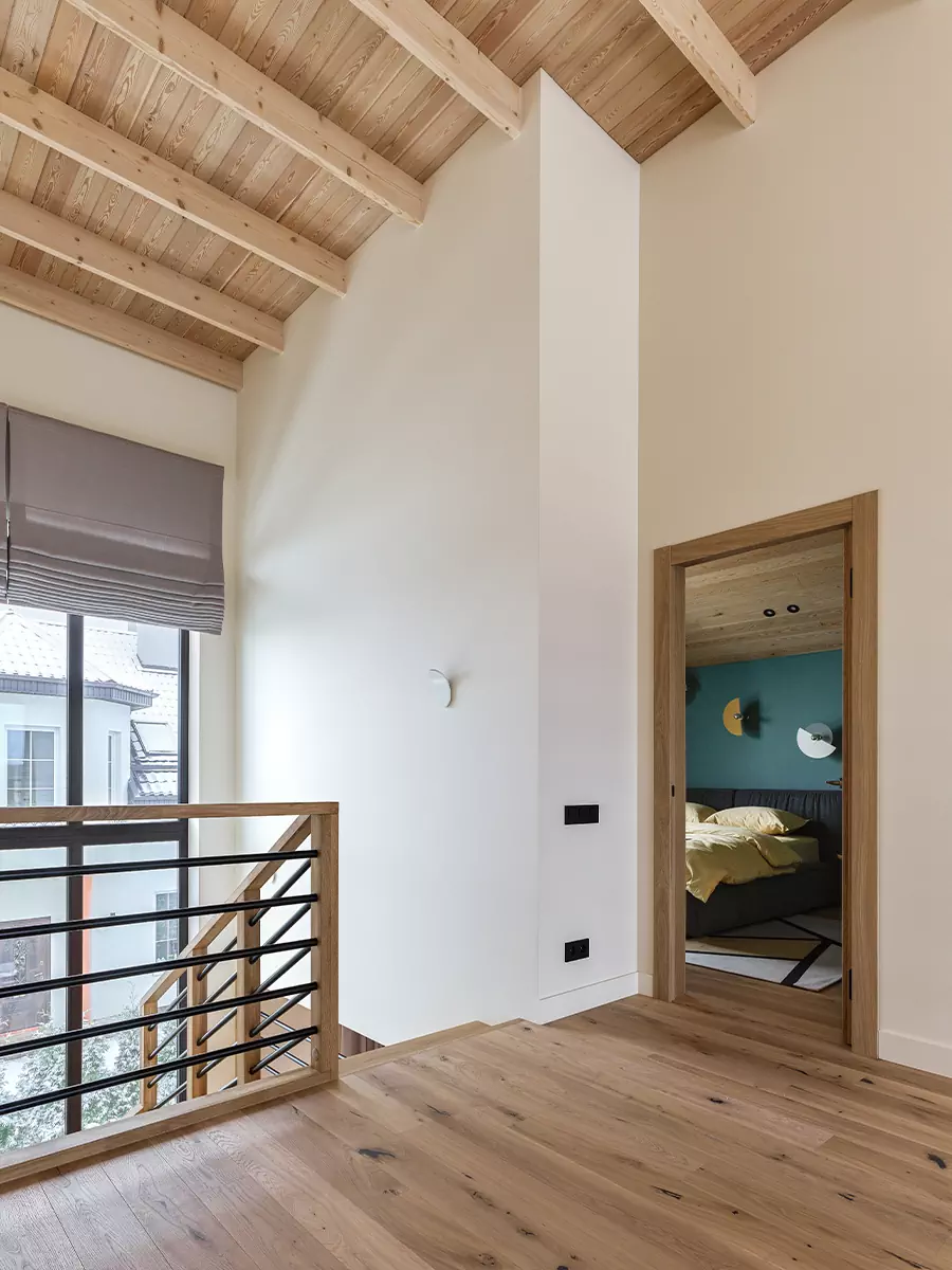 Второй свет и природные материалы в интерьере дома на Балтийском побережье — проект Марины Безух