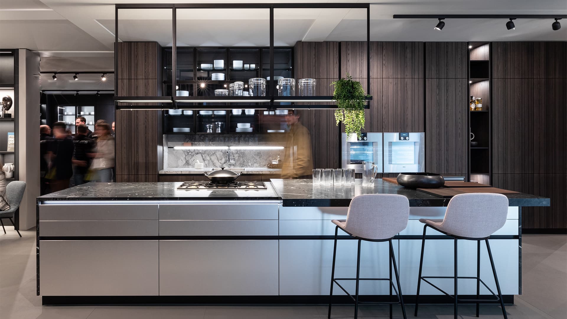 10 новинок с выставки кухонь EuroCucina 2024 10 новинок с выставки кухонь EuroCucina 2024