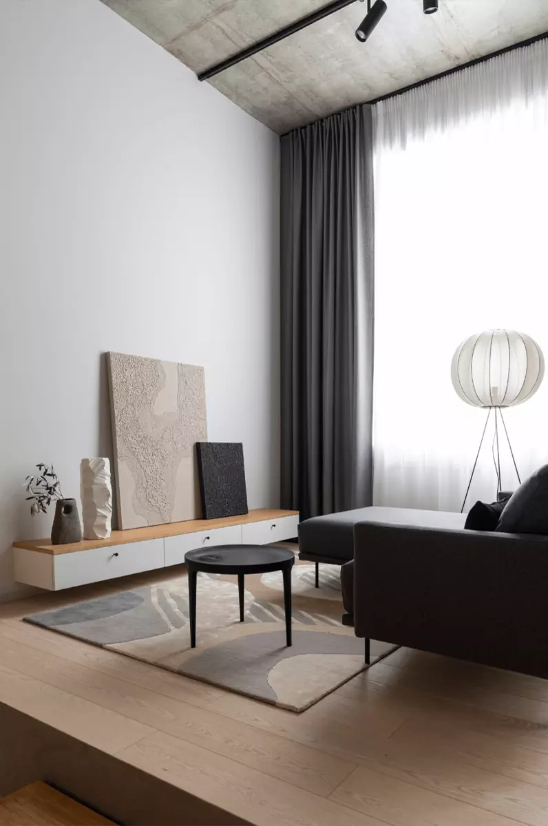 Дополнительный этаж и бетонные поверхности в интерьере небольшой московской квартиры – проект Наталии Рыбаковой