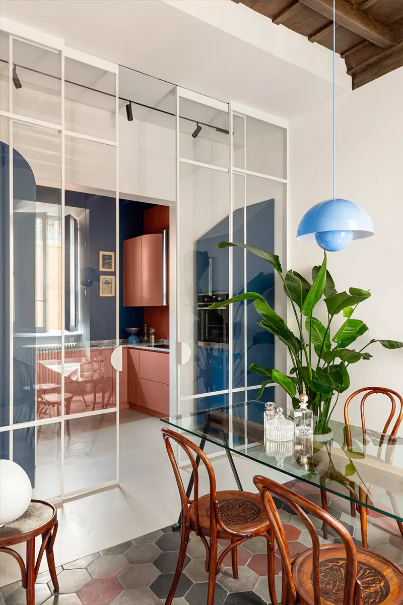 Отголоски старины и современные материалы в интерьере римской квартиры — проект студии PUNTO ZERO