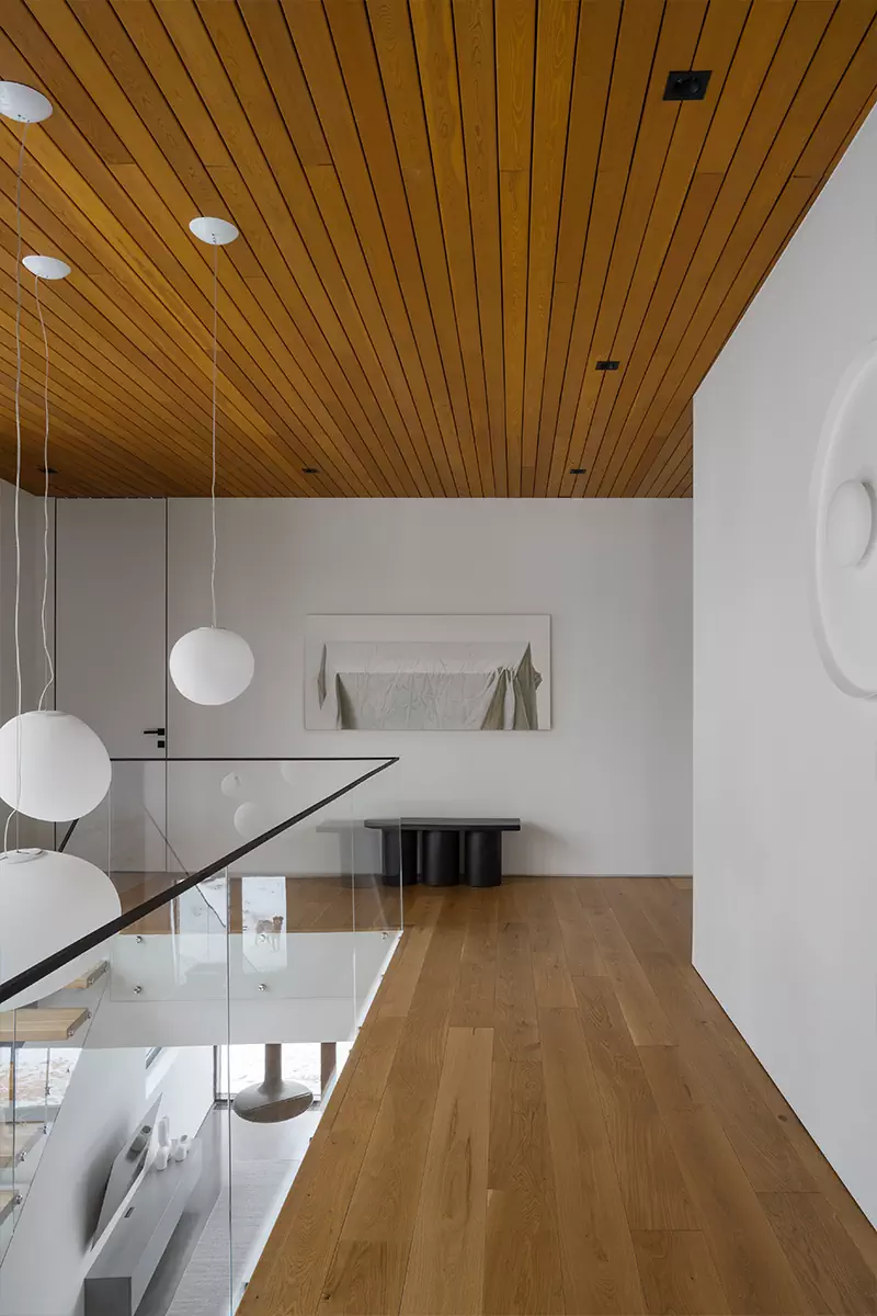 Два камина и просторные веранды в интерьере загородного дома для московской семьи — проект Аны Сергиенко