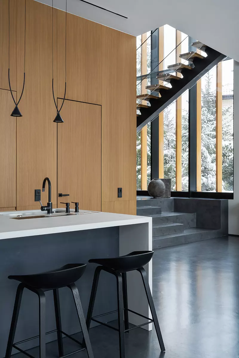 Два камина и просторные веранды в интерьере загородного дома для московской семьи — проект Аны Сергиенко