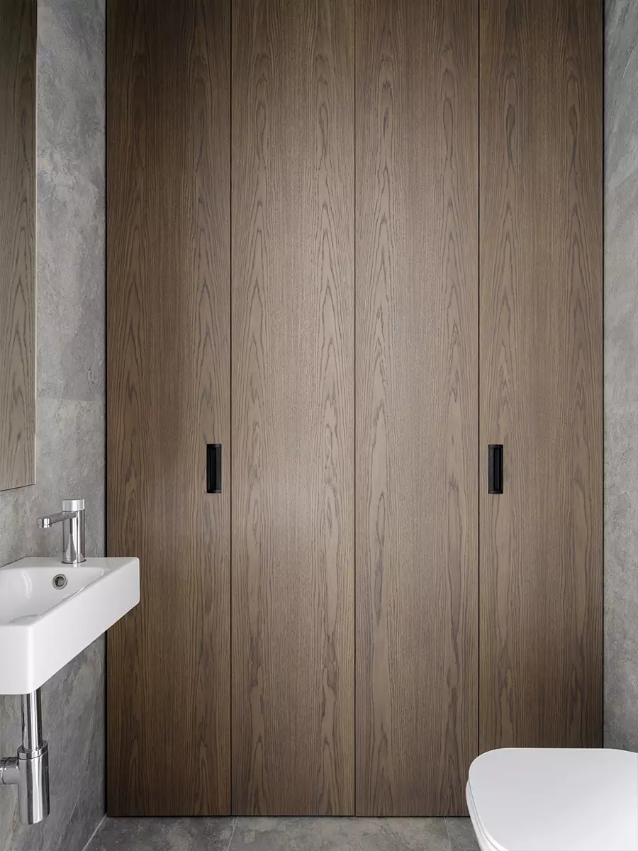 Брутальность, утонченность и современное искусство в интерьере квартиры для молодой девушки — проект Андрея Агамирова