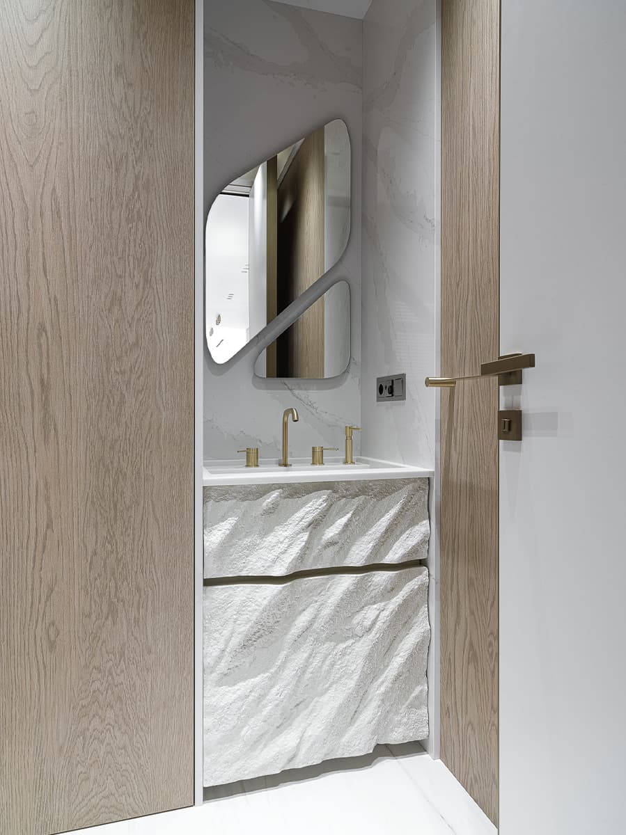 Элегантный интерьер квартиры со сложной планировкой и продуманной детской — проект Евгения Яковлевой