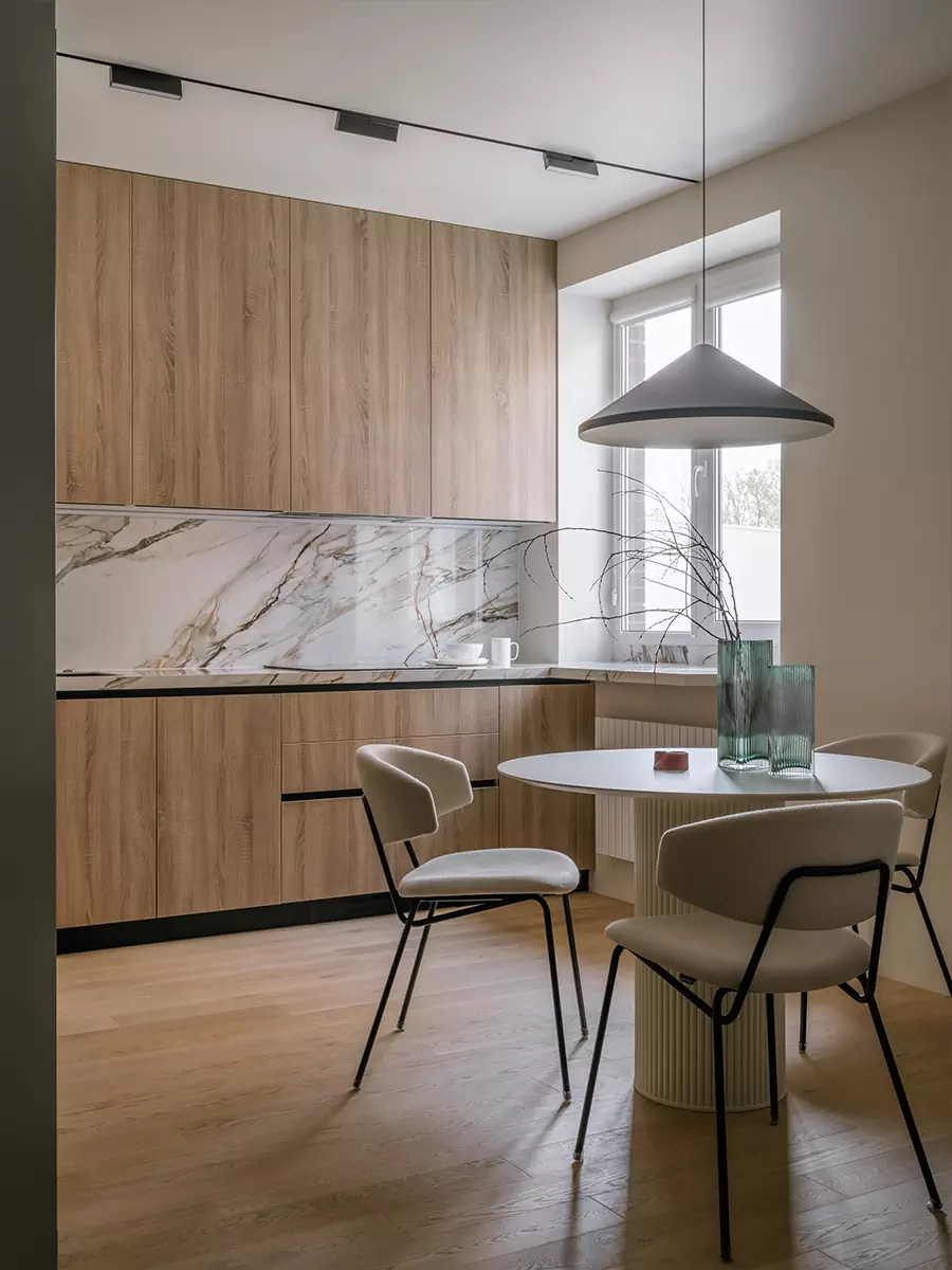 Строгие линии и минималистичная цветовая гамма в интерьере семейной квартиры — проект архитектурной студии FORMA