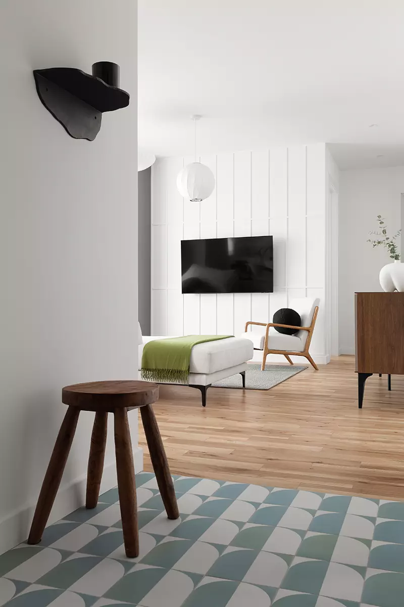 Точечные цветовые акценты в интерьере квартиры для пары с двумя детьми – проект Камилы Иргалиевой