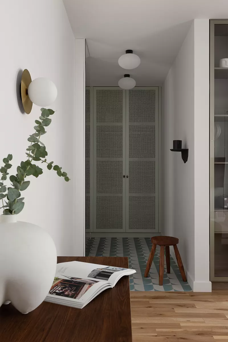 Точечные цветовые акценты в интерьере квартиры для пары с двумя детьми – проект Камилы Иргалиевой