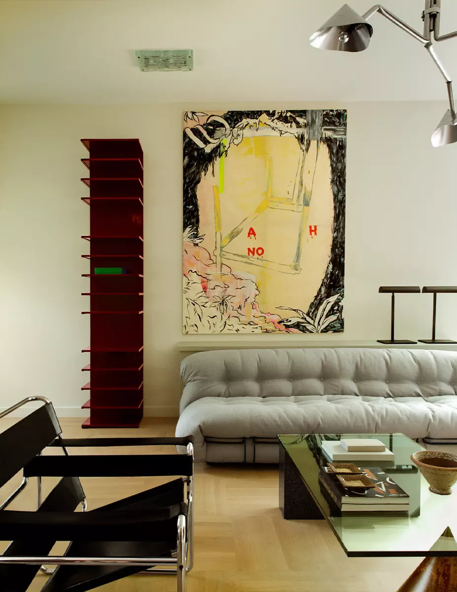 Безупречный микс икон дизайна и небанальных фактур в образцовом «доме для коллекционера» — проект DAB Studio