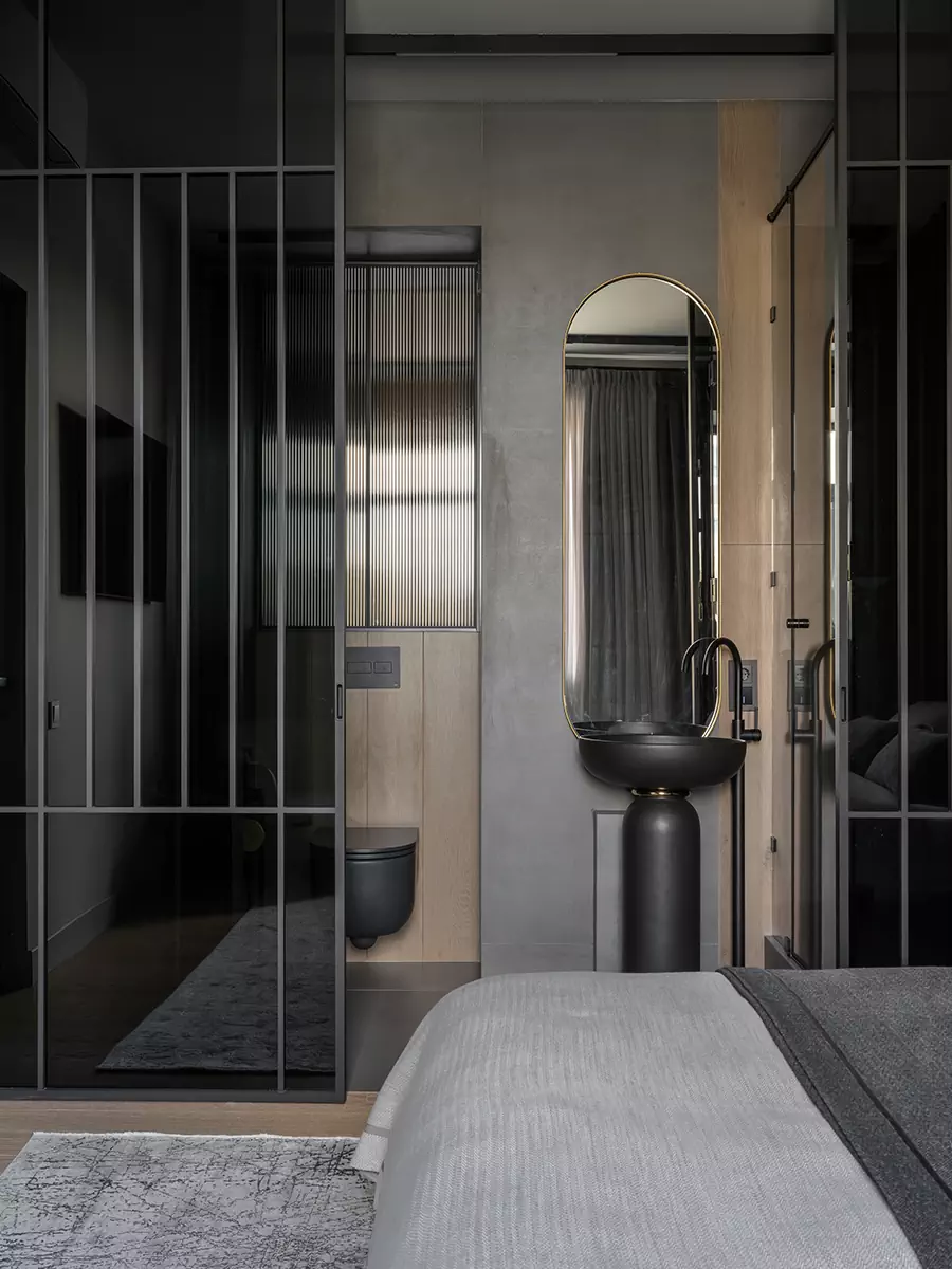 Холодная цветовая палитра и авторская мебель в интерьере с мужским характером — проект Марины Мирасовой