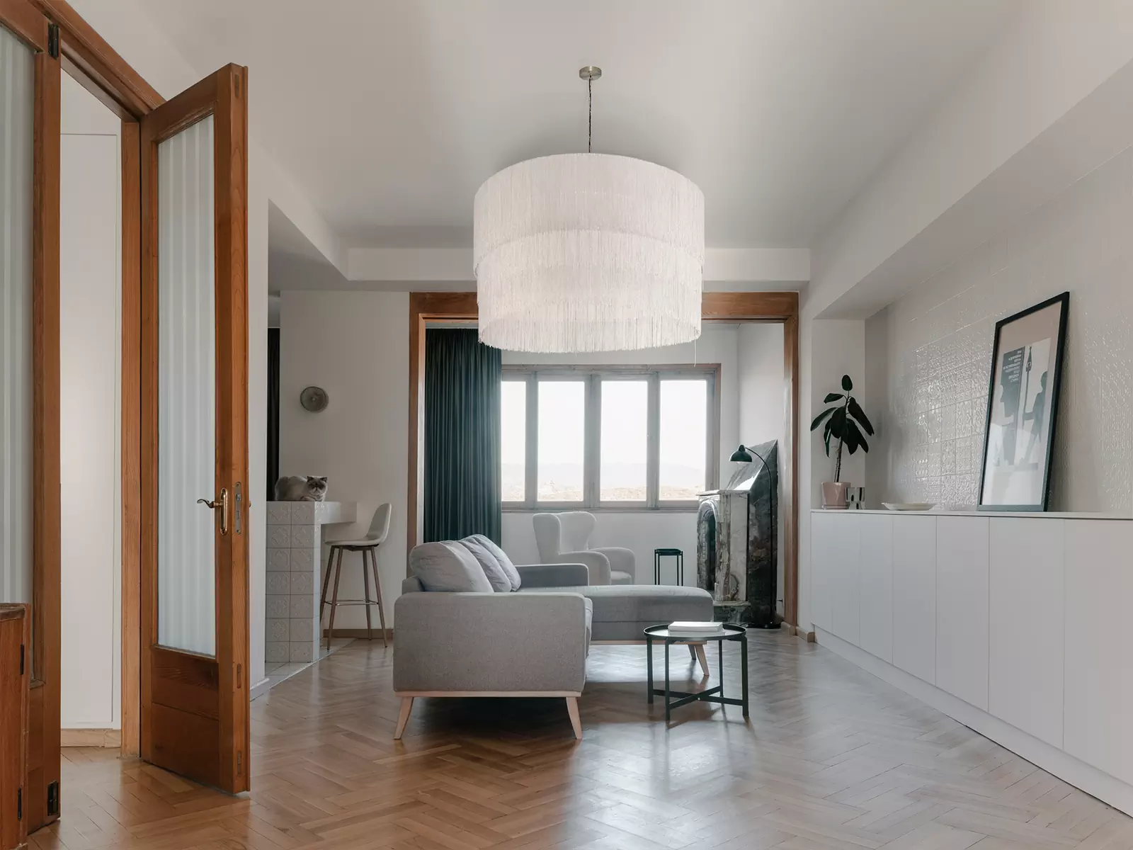 Винтажные детали в интерьере тбилисской квартиры с отдельной мастерской — проект студии 5:00 am