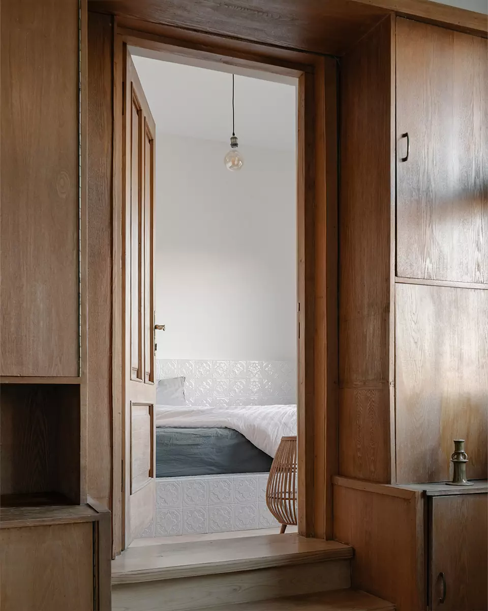 Винтажные детали в интерьере тбилисской квартиры с отдельной мастерской — проект студии 5:00 am