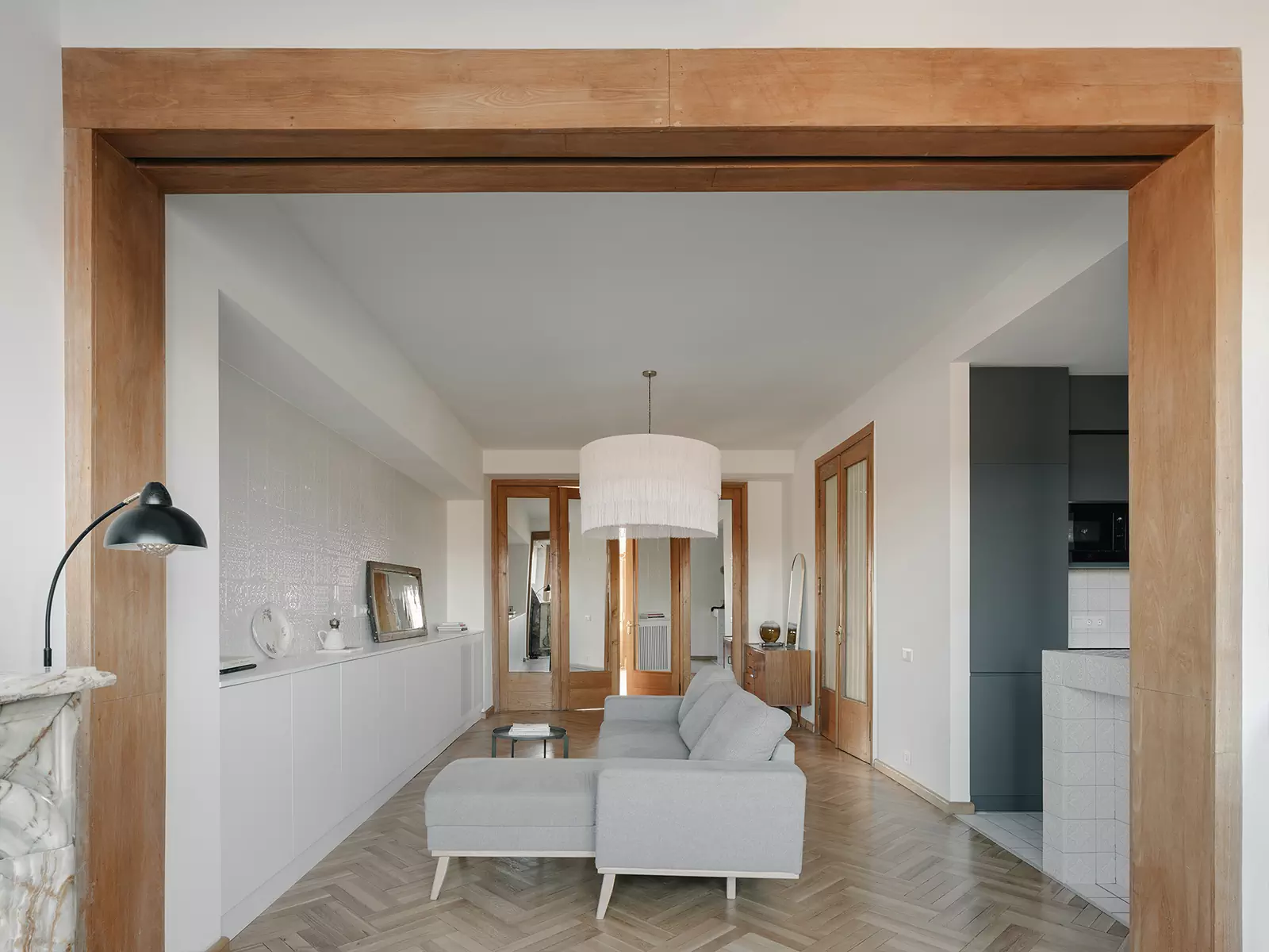 Винтажные детали в интерьере тбилисской квартиры с отдельной мастерской — проект студии 5:00 am