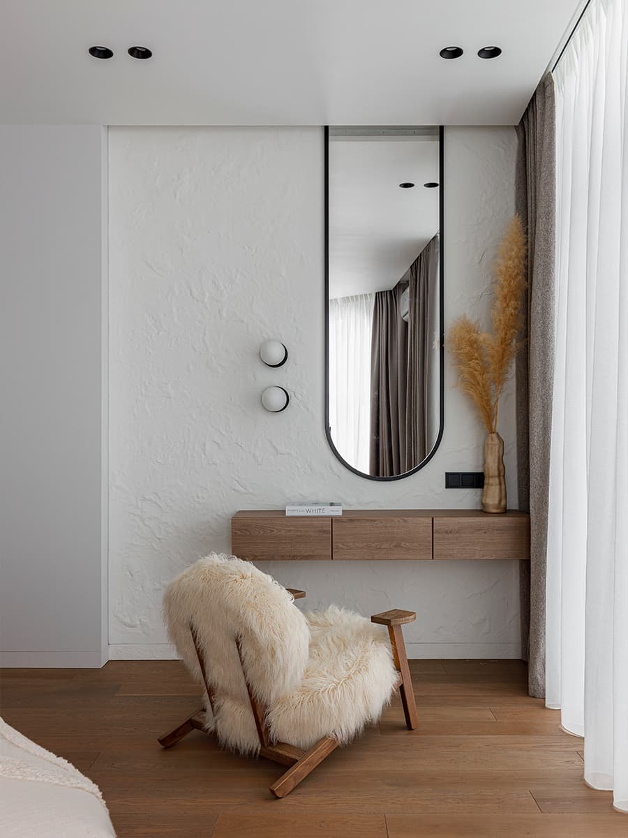 Стильный монохром и акценты из искусственного камня в интерьере квартиры с зимним садом — проект Анны Шаповаловой