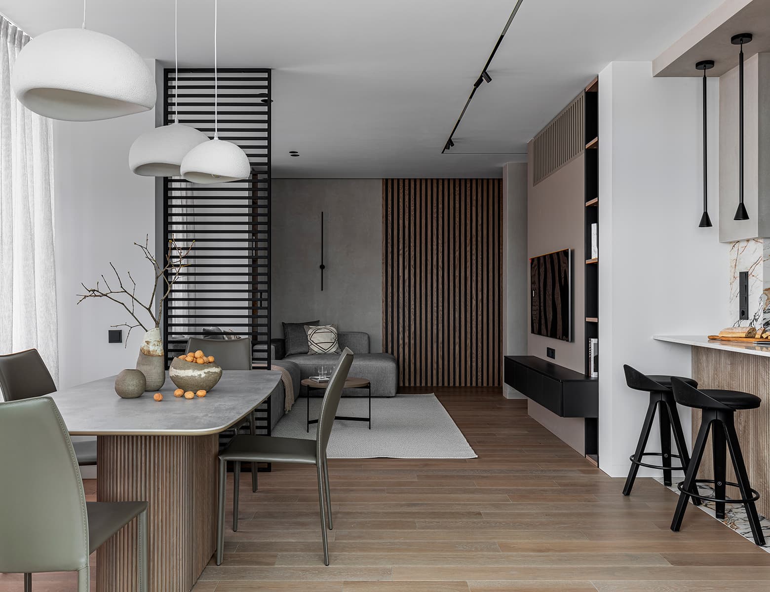 Стильный монохром и акценты из искусственного камня в интерьере квартиры с зимним садом — проект Анны Шаповаловой