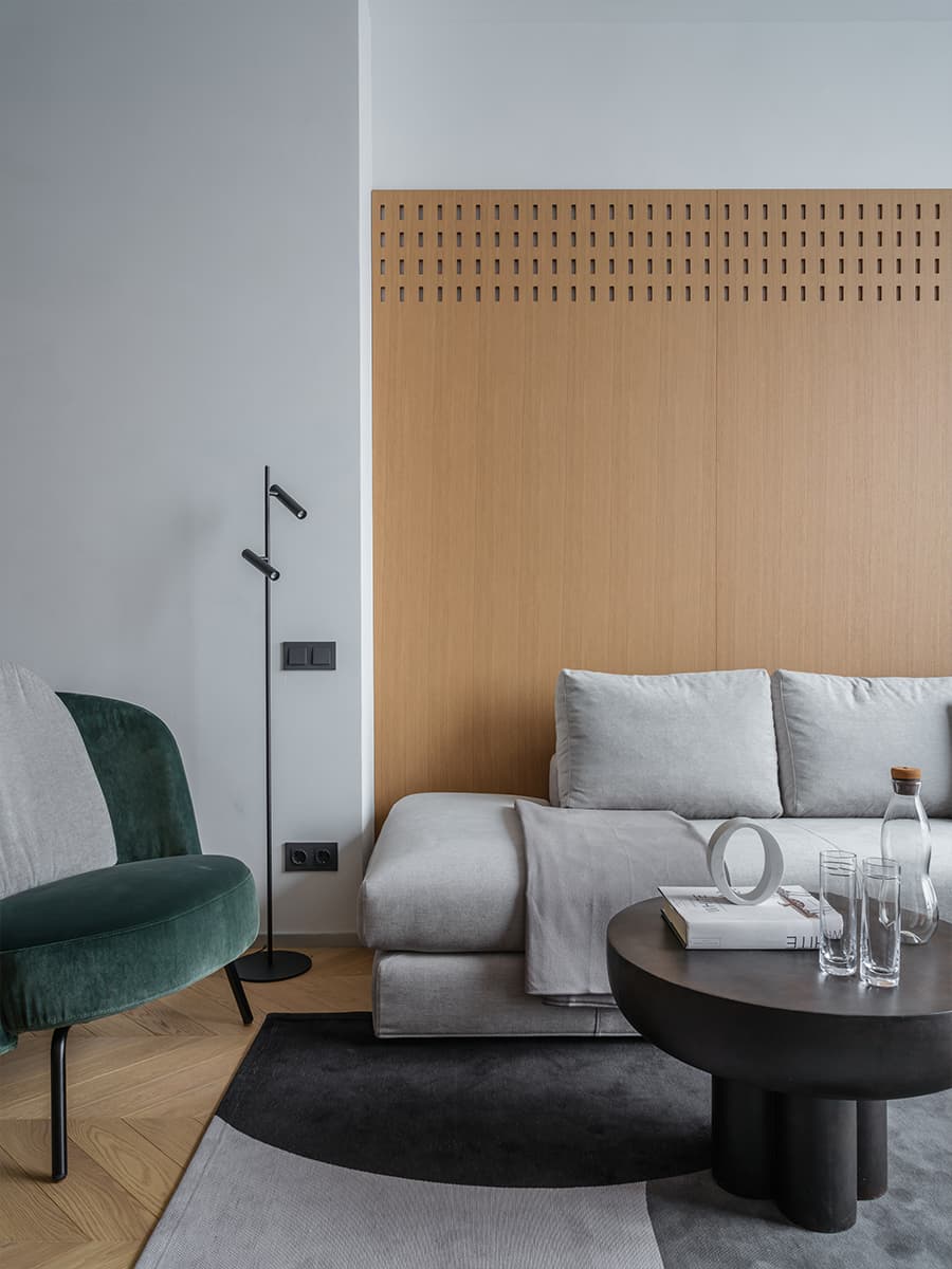 Обволакивающие темные оттенки и ванная со стеклянным потолком в интерьере австралийского коттеджа — проект Adrian Amore Architects